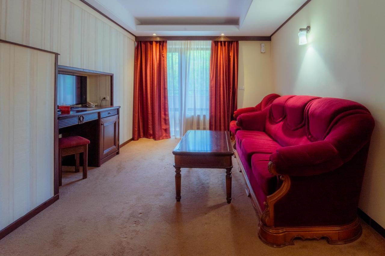 Hotel Perla Slănic Moldova Exterior foto