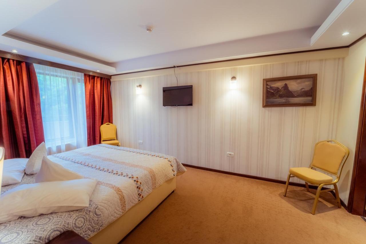 Hotel Perla Slănic Moldova Exterior foto